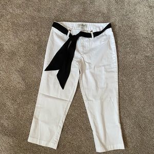 GUESS Capris with chiffon belt